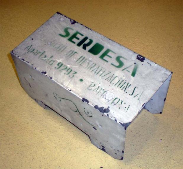 Foto 4. Cebadero de metal./ Desinsectador 07-2013