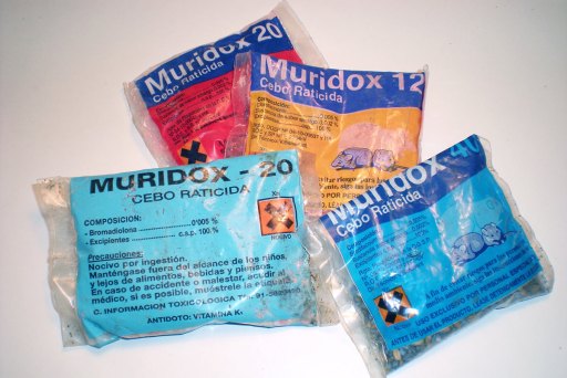 Foto 1. Bolsas de rodenticida Muridox./ Desinsectador 11-2013