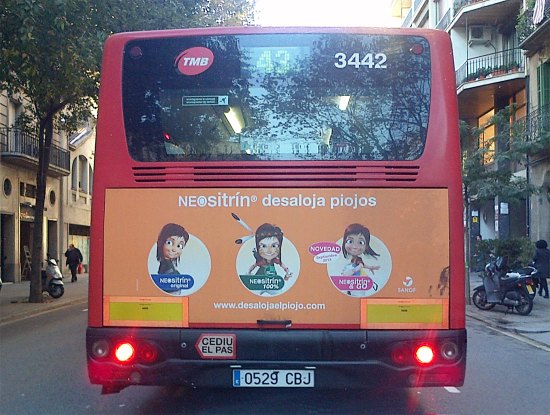 Foto 1. Anuncio de Neositrín en un autobús en Barcelona./ Desinsectador 12-11-2013